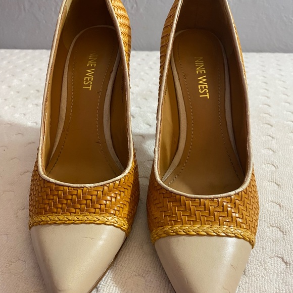 NINE WEST Woven Cream and Yellow Spectators - Picture 2 of 14